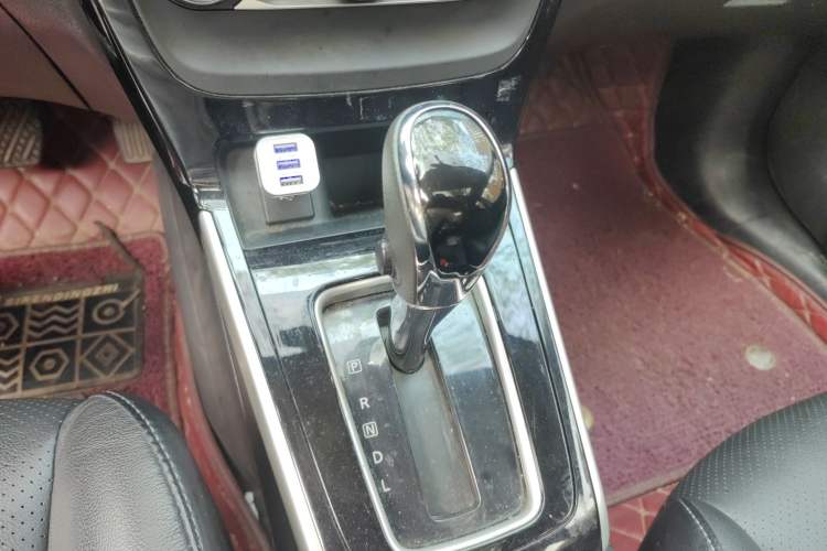 Used Nissan Sylphy 2019 1.6XV CVT Smart Connect Luxury Edition China V Standard Gear Lever