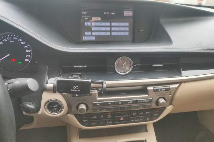 Used Lexus ES 2013 300h Elite Edition