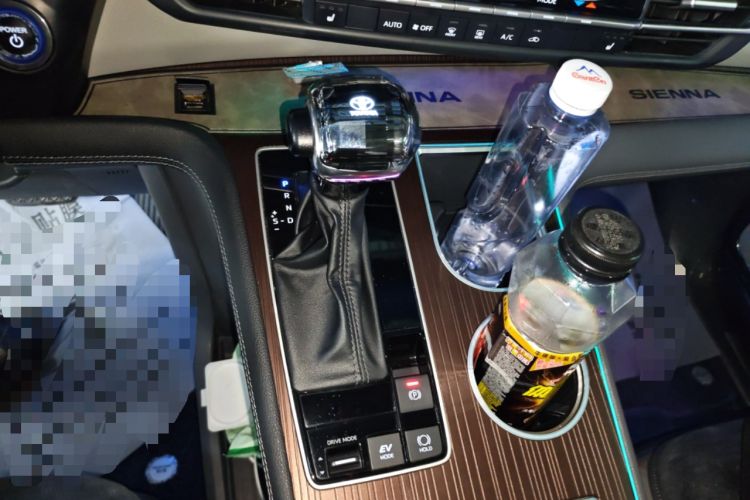 Used Toyota Granvia 2023 2.5L Hybrid Prestige PLUS Edition
