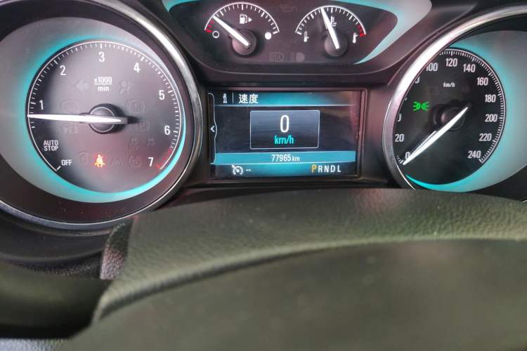 Used Buick Envision 2016 20T Two-Wheel Drive Leading Version Odometer Close Up