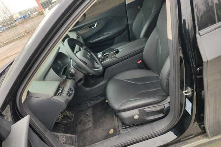 Used Hongqi E-QM5 2022 431 km Charge & Enjoy Edition
