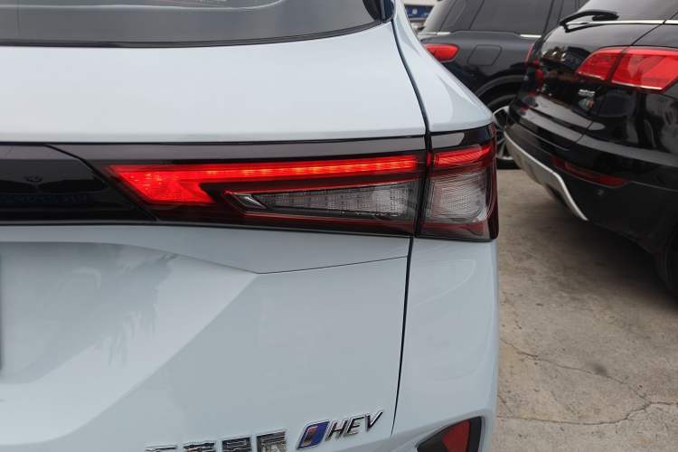 Used Wuling Asta 2022 2.0L DHT Electric-Speed Version