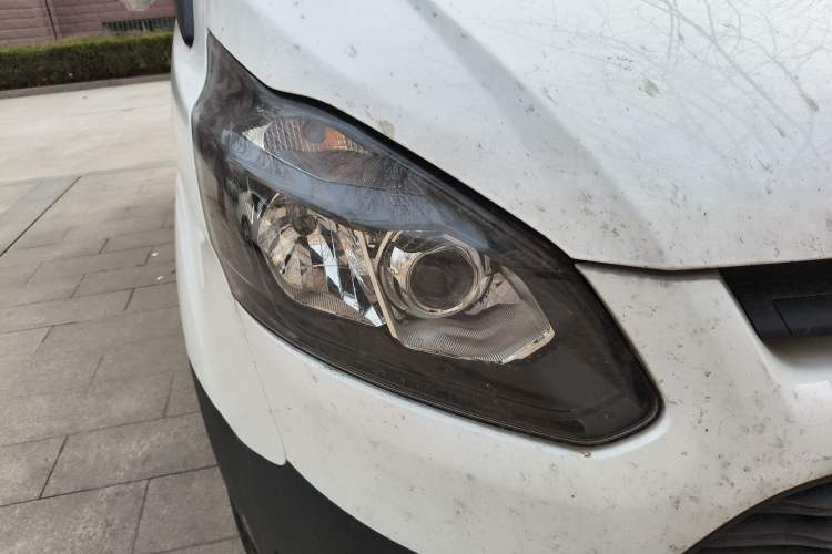 Used Ford Transit 2019 2.0T Diesel Multi-Purpose Commercial Vehicle Short Wheelbase Low Roof 6-Seater China VI Standard
