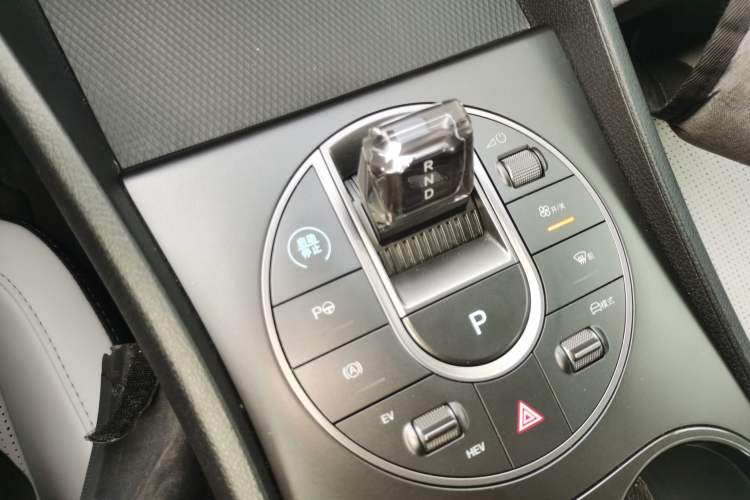 Used BYD Seal 05 DM-i 2025 DM-i Intelligent Drive 120KM Flagship Model Gear Lever