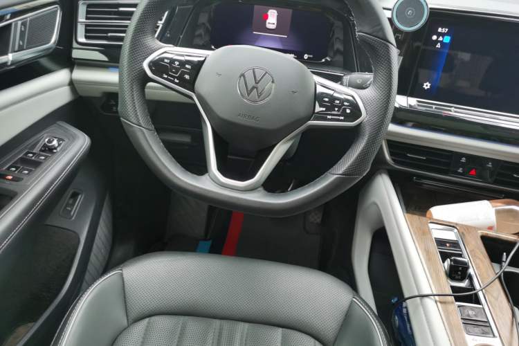 Used Volkswagen Teramont 2023 380TSI Four-Wheel Drive Prestige Luxury Edition Steering Wheel