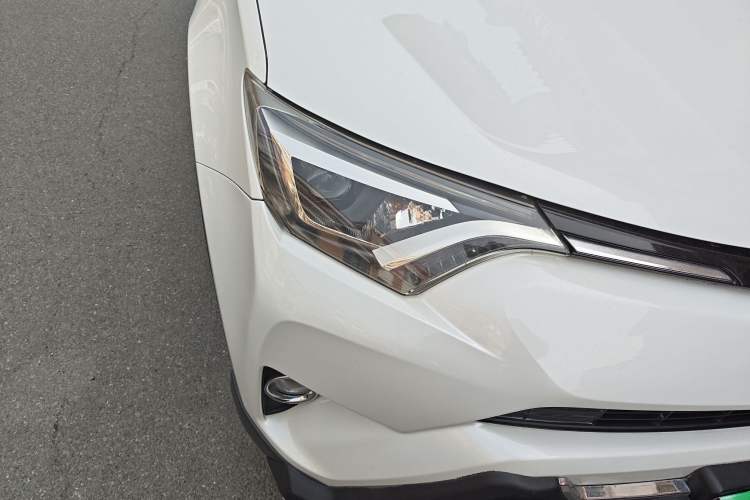 Used Toyota RAV4 2016 2.5L Automatic 4x4 Elite Edition Exterior 6