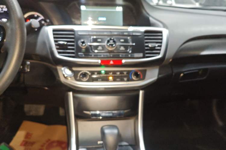 Used Honda Accord 2015 2.0L LX Comfort Edition
