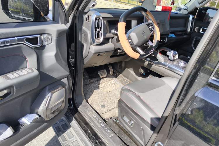 Used JETOUR Traveler 2023 2.0T Four-Wheel Drive Conqueror Driver Seat