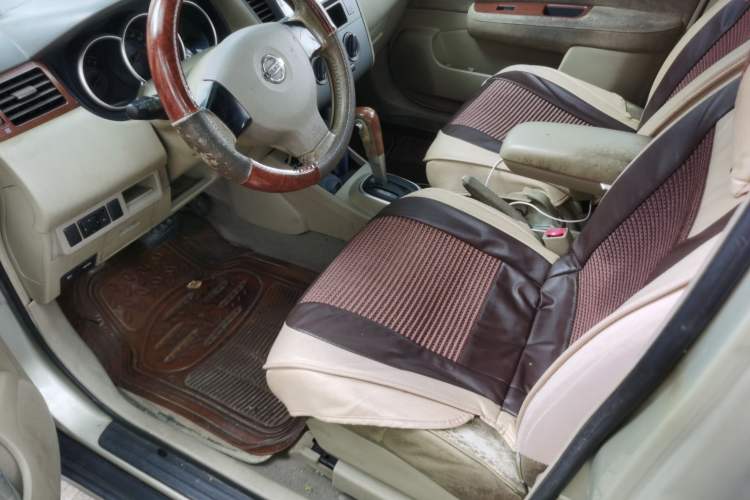 Used Nissan Tiida Sedan 2006 1.6JE AT Left Front Seat