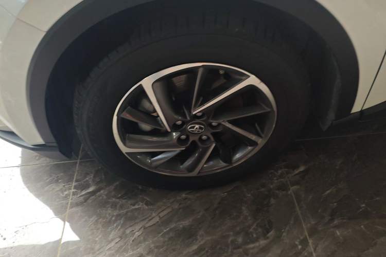 Used Toyota C-HR 2021 Dual-Motor 2.0L E-CVT Luxury Edition
