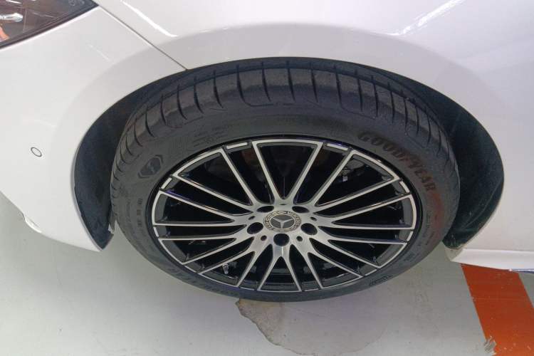 Used Mercedes-Benz C-Class 2024 Second Facelift C 260 L Sport Edition Left Front Wheel Hub