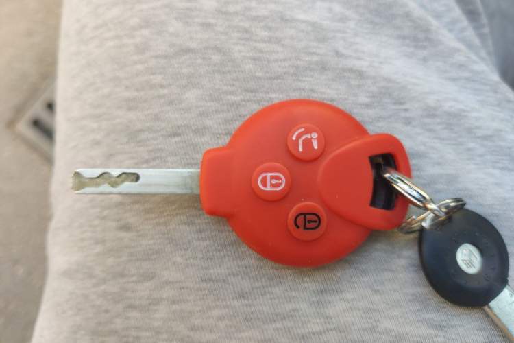 Used smart fortwo 2011 1.0 MHD Hardtop Passion Edition Vehicle Key