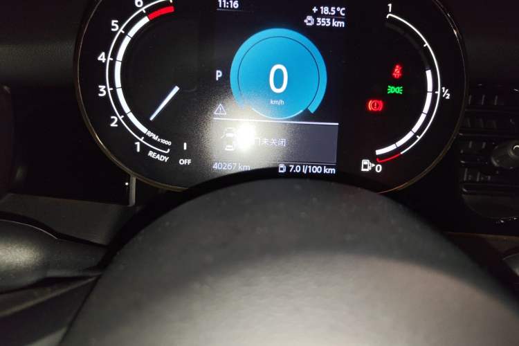 Used MINI 2022 1.5T COOPER CABRIO Classic Edition Odometer Close Up