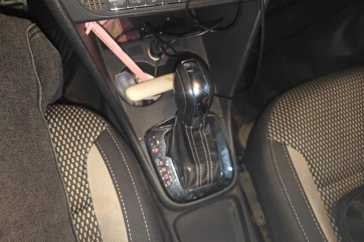 Used Volkswagen Polo 2012 1.6L Cross Polo Automatic Transmission Gear Lever
