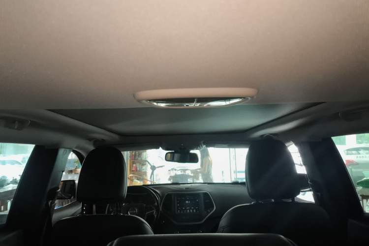 Used Jeep Cherokee 2017 2.0L Superior Edition