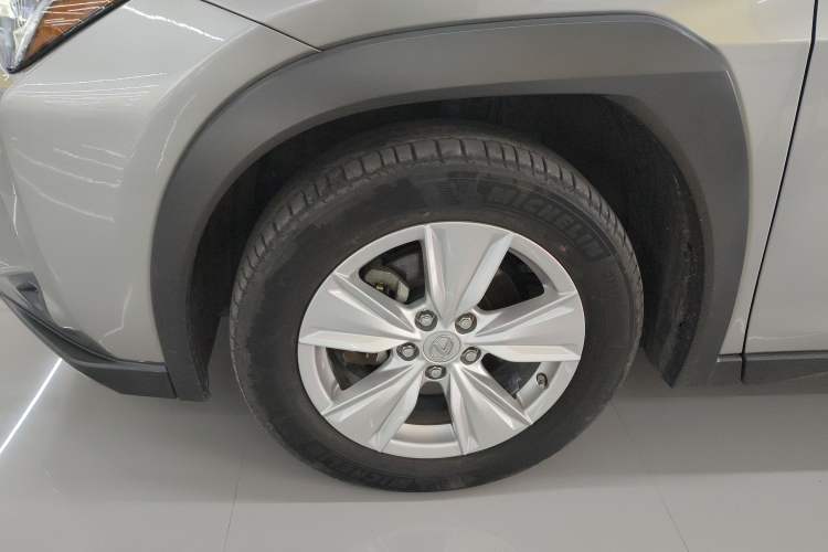 Used Lexus UX 2020 260h Explore-Cool Edition Left Front Wheel Hub
