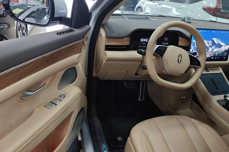 Used Hima AITO M7 2024 1.5T Intelligent Driving Rear-Drive Max Edition 6 Seats Driver Seat