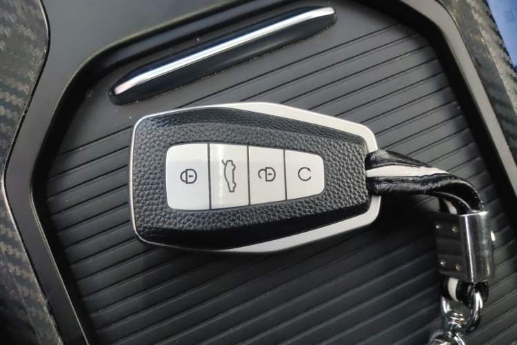 Used Geely Auto Haoyue 2020 1.8TD DCT Luxury Model 5 Seats Vehicle Key