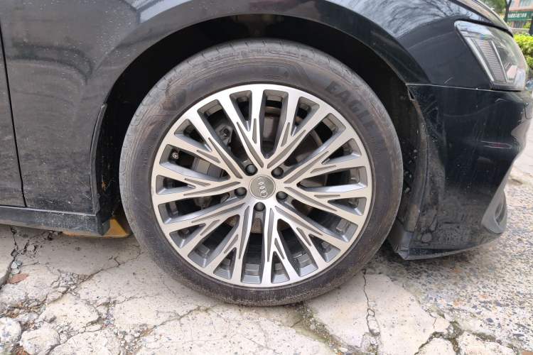 Used Audi A6L 2021 45 TFSI Prestige Dynamic Edition Right Front Wheel Hub