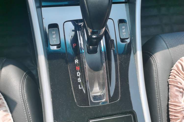 Used Honda Accord 2016 2.0L Elite Edition Gear Lever