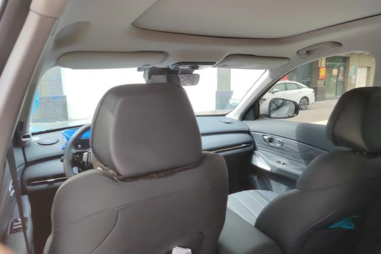 Used Geely Galaxy Xingjian 7 EM-i 2026 Model 135km Leading Edition Headliner