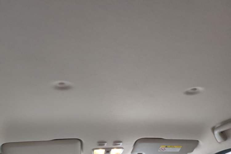 Used ORA White Cat 2022 Upgraded Model 305km Range Luxury Version Lithium-Ion Battery