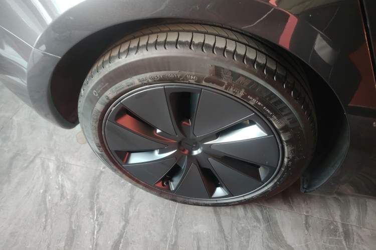 Used Tesla Model 3 2023 Long-Range All-Wheel-Drive Version