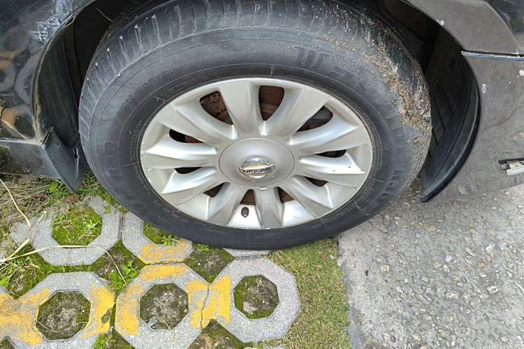 Used Nissan Teana 2010 2.5L XL Anniversary Edition Right Front Wheel Hub