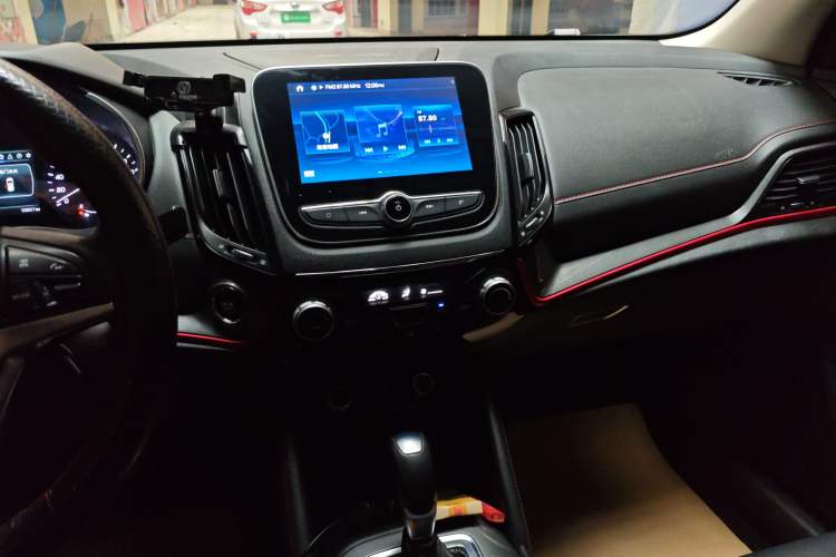 Used CHANGAN CS55 2018 1.5T Automatic Colorful Edition China V Standard Audio And AC Panel