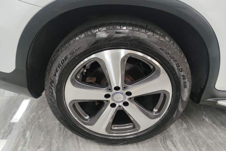 Used Mercedes-Benz GLC 2016 GLC 260 4MATIC Luxury Model Right Rear Wheel Hub