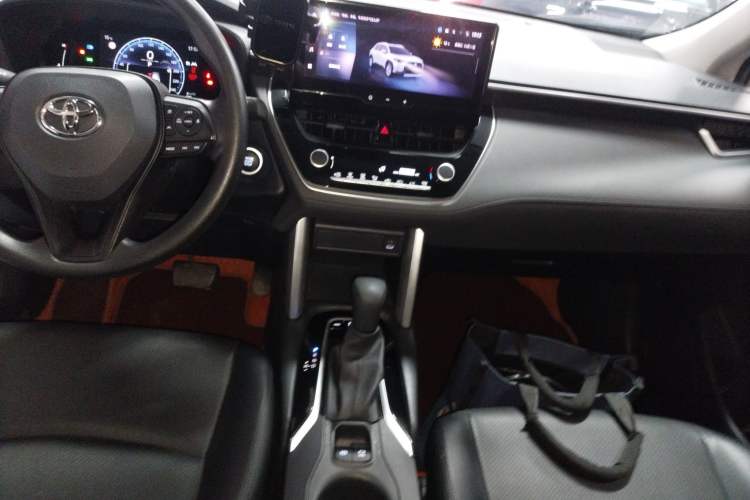 Used Toyota Corolla Cross 2023 2.0L Elite Edition Audio And AC Panel