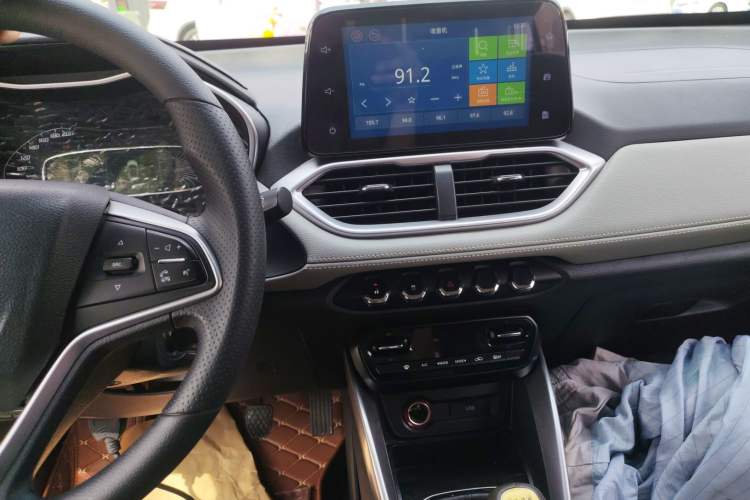 Used Baojun 510 2017 1.5L Manual Fashion Model Audio And AC Panel