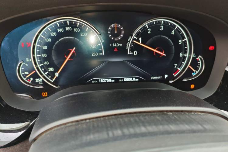 Used BMW 5 Series 2018 530Li Leading Model M Sport Package Odometer Close Up