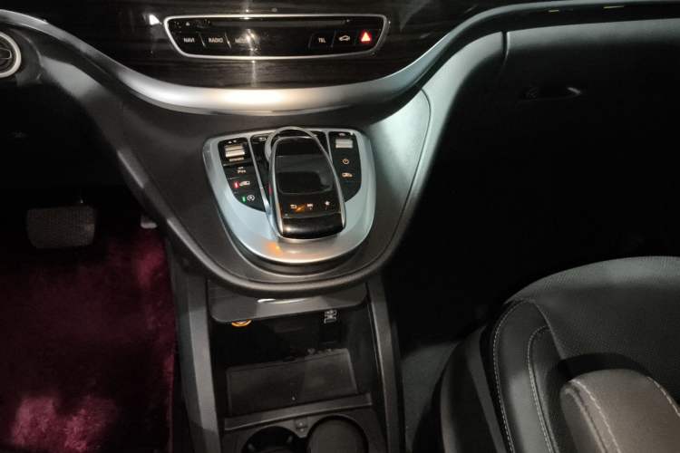 Used Mercedes-Benz V-Class 2017 V 260 Avantgarde Edition