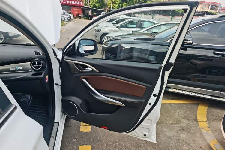 Used BYD Song 2018 1.5TID Automatic Smart Connect Prestige Model
