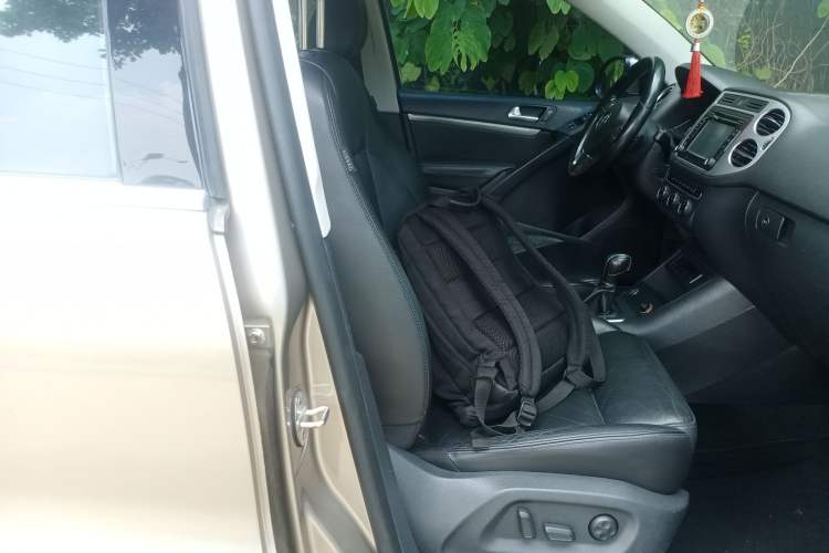 Used Volkswagen Tiguan L 2015 1.8TSI Automatic All-Wheel-Drive Luxury Model
