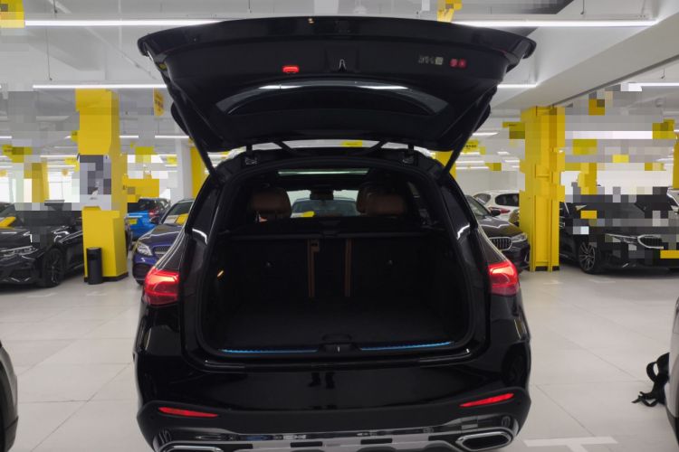 Used Mercedes-Benz GLC 2023 GLC 260 L 4MATIC Luxury Model 5 Seats Trunk