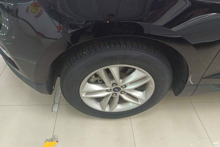 Used Ford Edge 2020 EcoBoost 245 Two-Wheel-Drive Titanium 5-Seater
