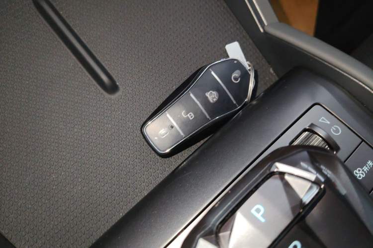 Used BYD Qin L 2025 DM-i Smart Drive 80KM Leading Model