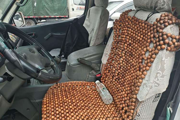 Used Jinbei Hiace 2011 2.0L 5th Generation Kuaiyunwang Standard Version 4G19 Left Rear Seat