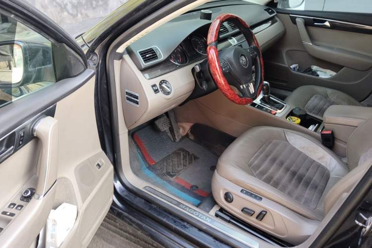 Used Volkswagen Magotan 2012 Revised Version 2.0 TSI Supreme Edition Driver Seat