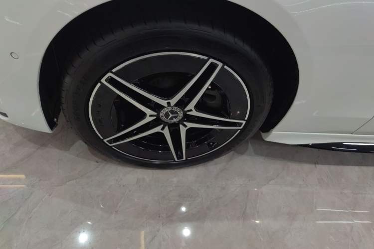 Used Mercedes-Benz C-Class 2024 Facelift C 260 L Night Edition Sport Version Left Front Wheel Hub