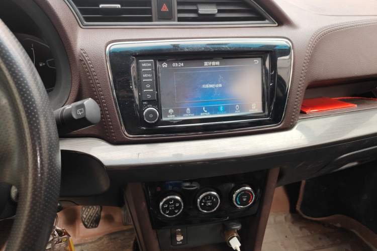 Used Venucia M50V 2017 1.5L XL Manual Comfort Edition Audio And AC Panel