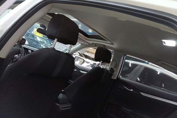 Used Honda Civic 2019 220TURBO CVT Dynamic Edition China VI Emission Standard Headliner