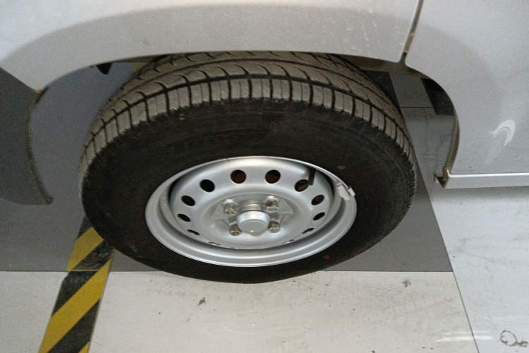 Used Wuling Zhiguang 2023 1.5L Utility Version with Enclosed Windows 2 Seats