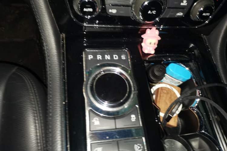 Used Jaguar XJ 2018 XJL 3.0 SC Two-Wheel-Drive Elegant Business Edition Gear Lever