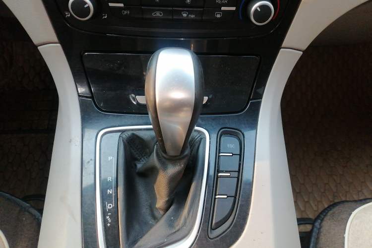 Used Huasong 7 2015 2.0T Automatic Comfort Model