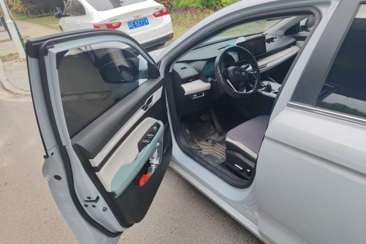 Used Geely Auto Emgrand L HiP 2022 1.5TD-DHT Pro 100KM Super Rui Driver Seat