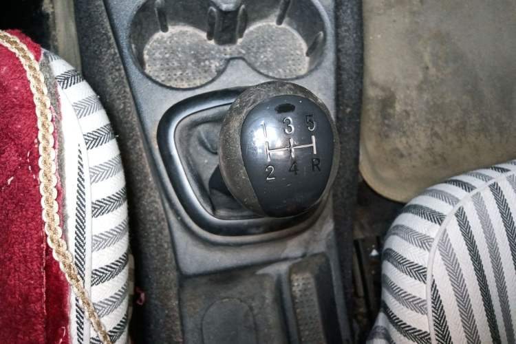 Used Dongfeng Fengon 330 2014 1.5L Manual Standard Edition DK15-02 Gear Lever