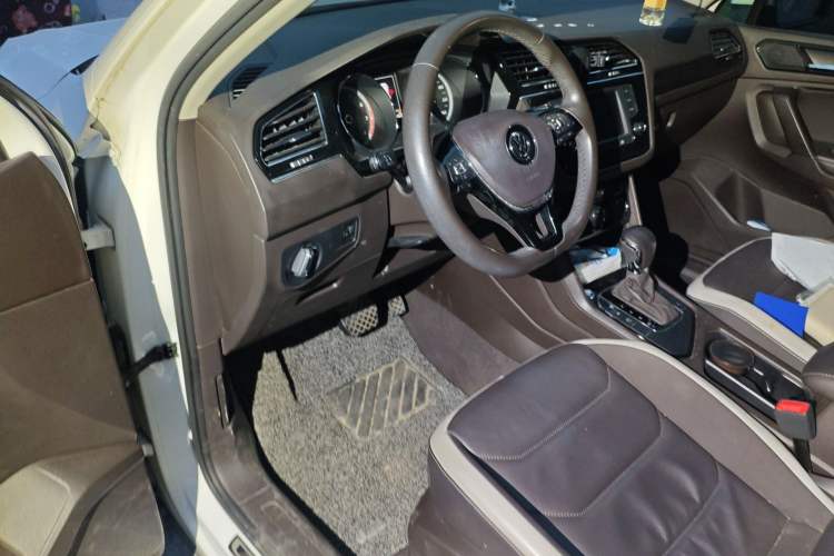 Used Volkswagen Tiguan L 2017 330TSI Automatic Two-Wheel Drive Comfort Edition Driver Seat